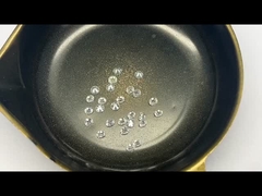 الماس فضفاض المزروع في المختبر