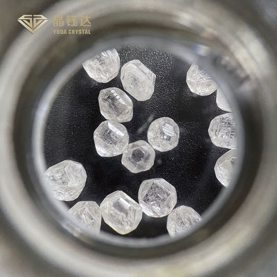 1.0 - 1.5 قيراط HTHP الماس الخام المزروع في المختبر الماس الخام غير المقطوع الأبيض HPHT لإنتاج حلقات الماس في المختبر